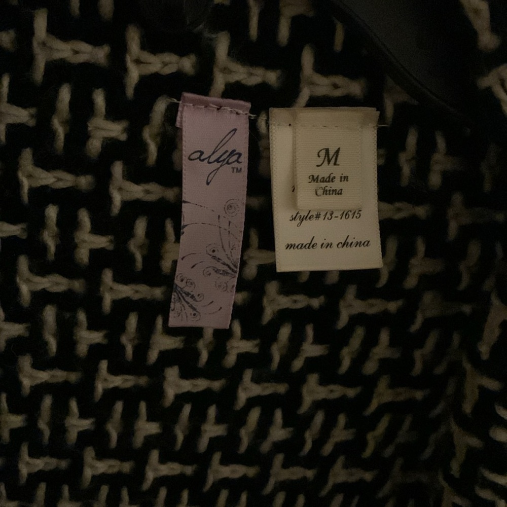 Cardigan ✨ - Picture 4 of 4